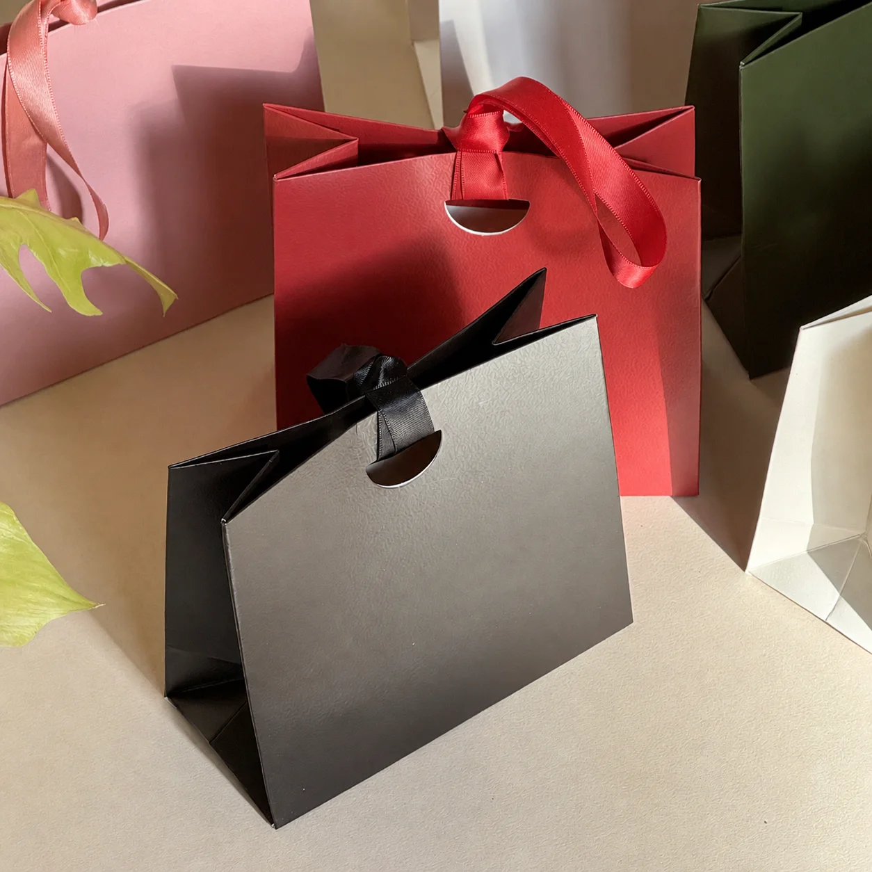 Paper Shopping Bag Thick Party - огляд і ціна Wedding Favor Box