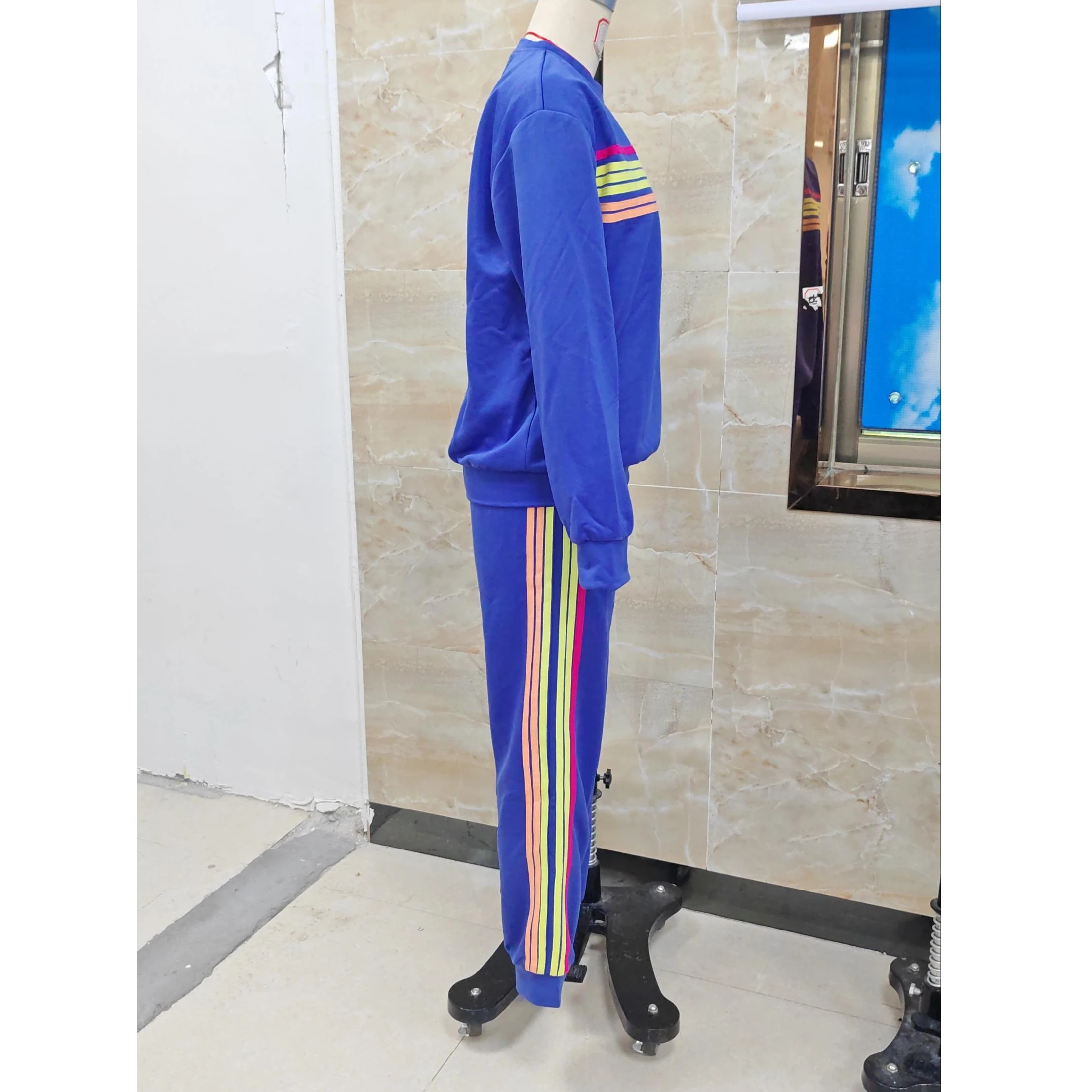 Quality Women's 2 Pieces Outfits Long Sleeve Crew Neck Striped Print Loose Fitted Sweatshirt and Pants Sweatsuit