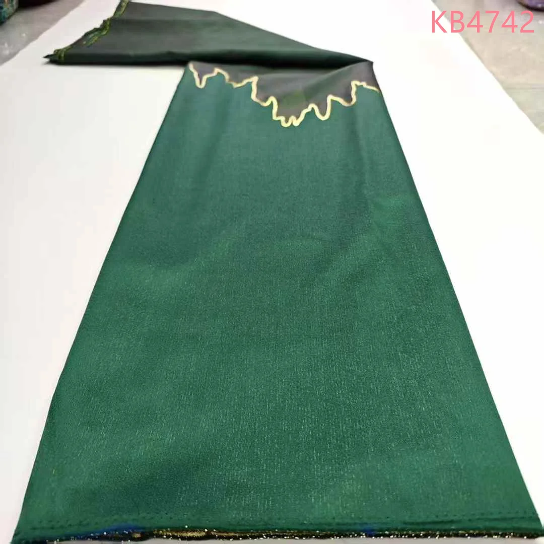 Ultimi tessuti broccato 2025 di alta qualità 5 metri tessuti di pizzo tulle verde pizzo ricamo tessuto jacquard per cucire KB4742