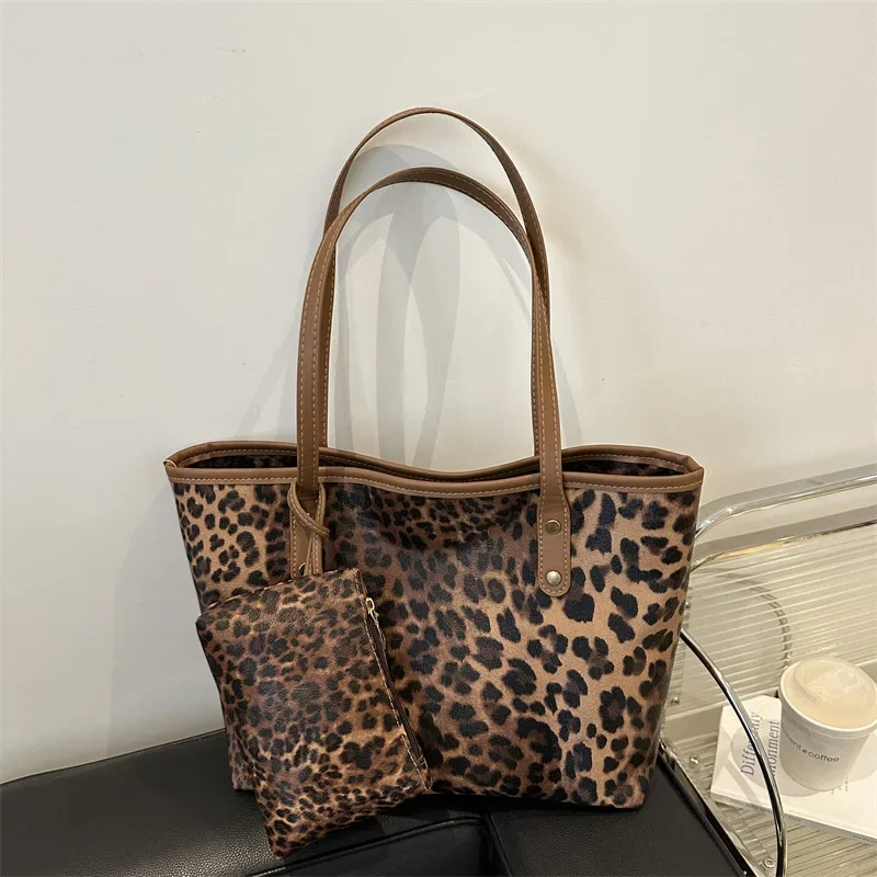 Fashionable Large-capacity Leopard Print Bag Women's Autumn and Winter New Soft-faced Casual Child and Mother Shoulder Tote Bag