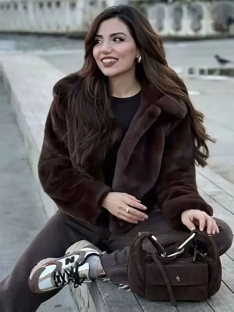 HH 겨울 여성 패션 인조 모피 따뜻한 코트 솔리드 긴 소매 라펠 싱글 브레스티드 포켓 시크 코트 빈티지 아우터웨어