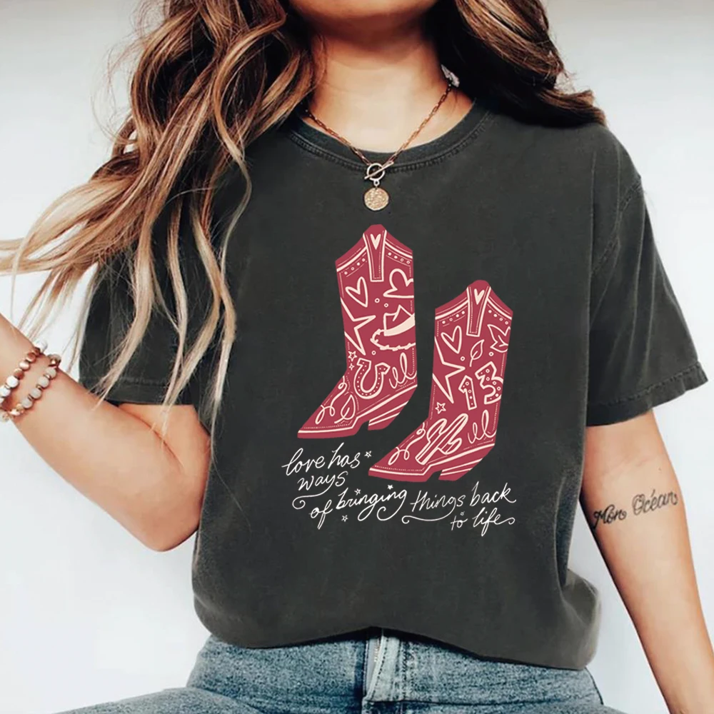 Vintage Boot Graphic T-Shirt Bringing Things Back To Life Tshirt Cowgirl Tshirt Aesthetic Vacation Clothing Y2K Western Tops
