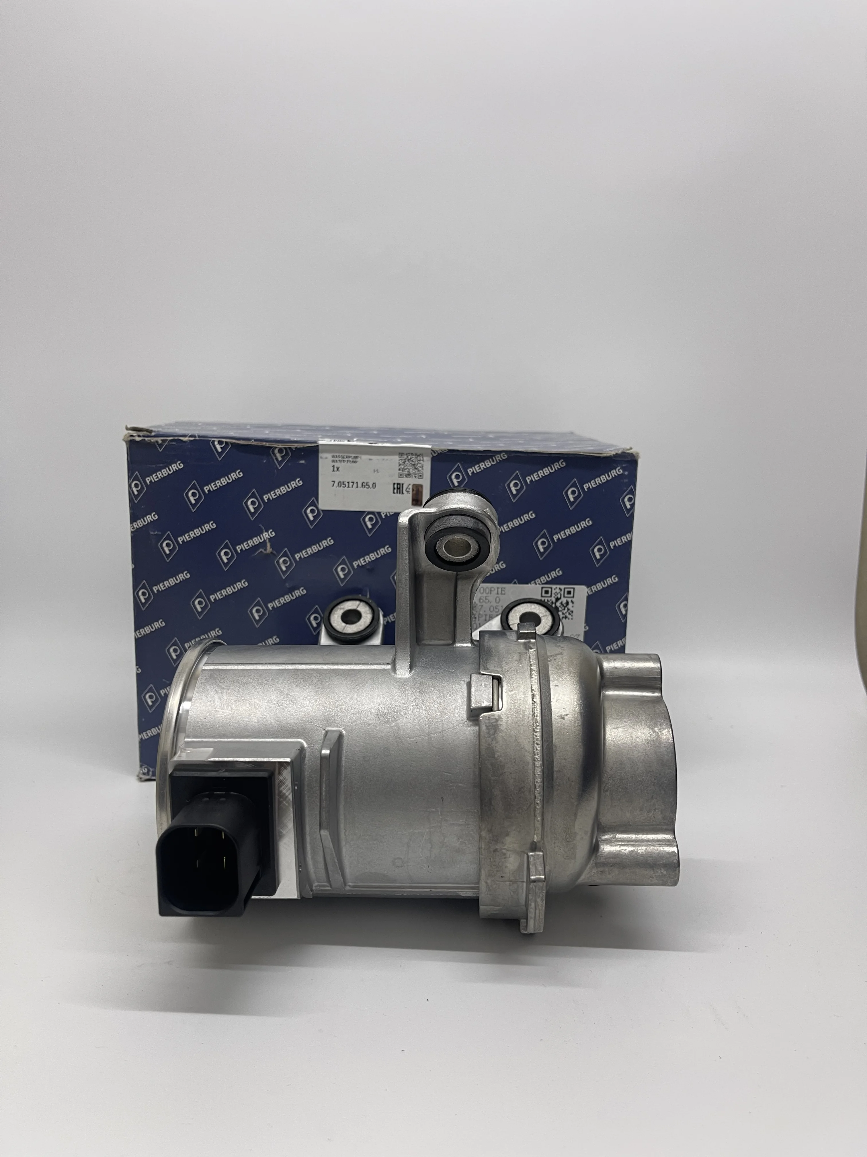 Engine Cooling Water Pump OE 2742004800 2742002700 2742000207 Compatible With Mercedes C300 C350E E300 GLC300 GLC350