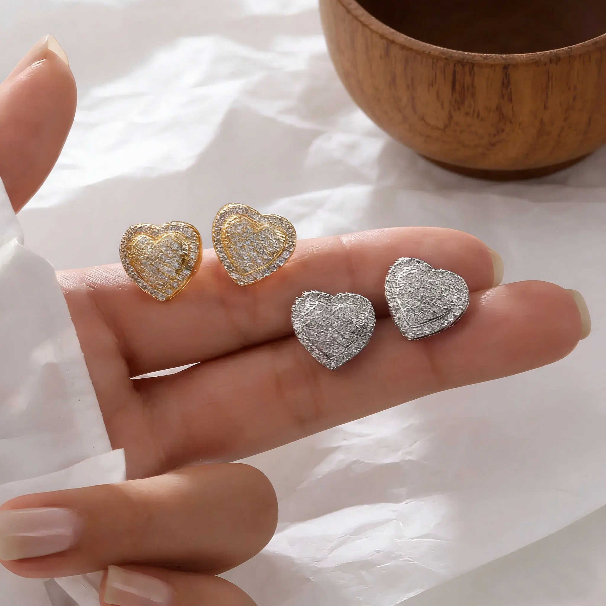 1 par de pendientes de circonita con incrustaciones de cobre, elegantes, simples, versátiles, en forma de corazón para mujer