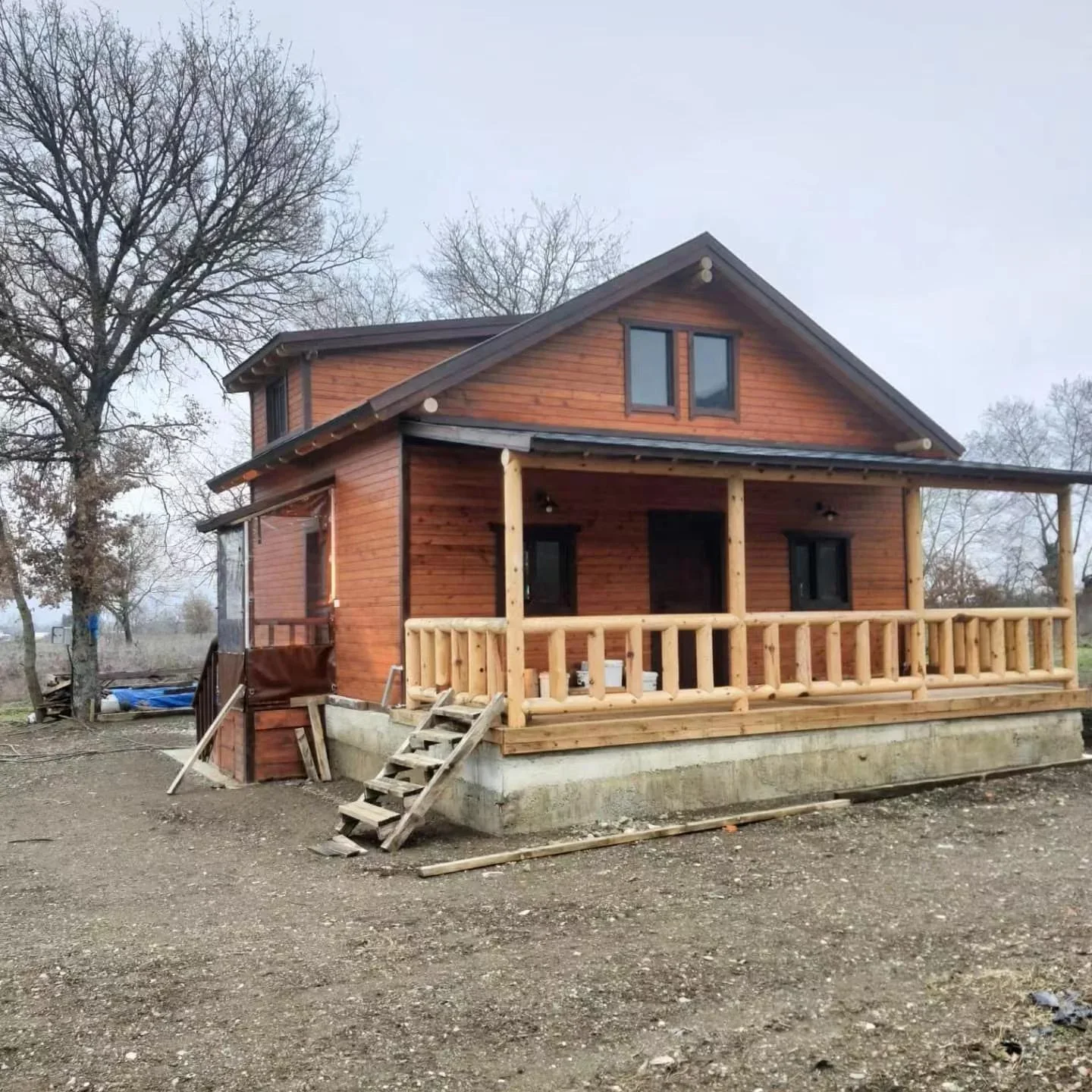 حار بيع تصميم جميل فيلا خشبية فاخرة سهلة التجميع الجاهزة وحدات المثلث حديقة المنزل المقصورة