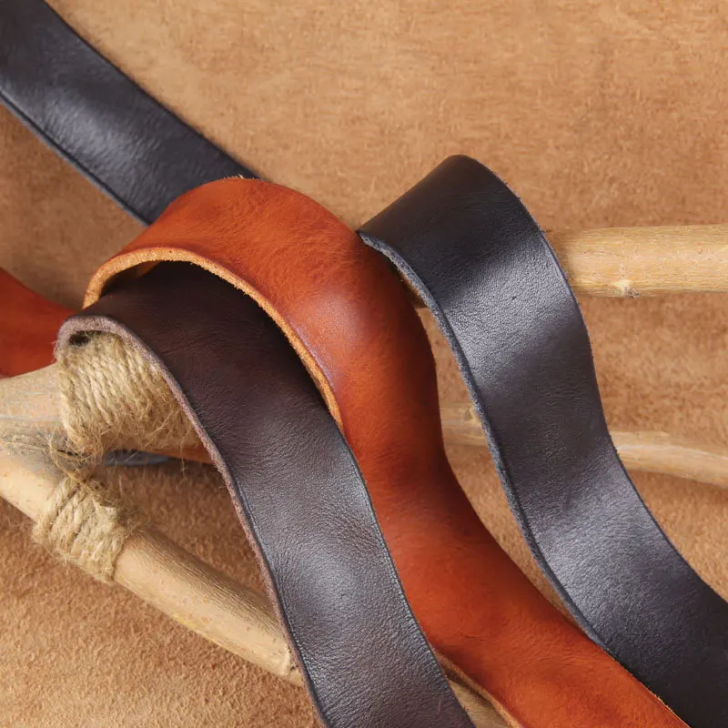 Cinto do couro genuíno, quente