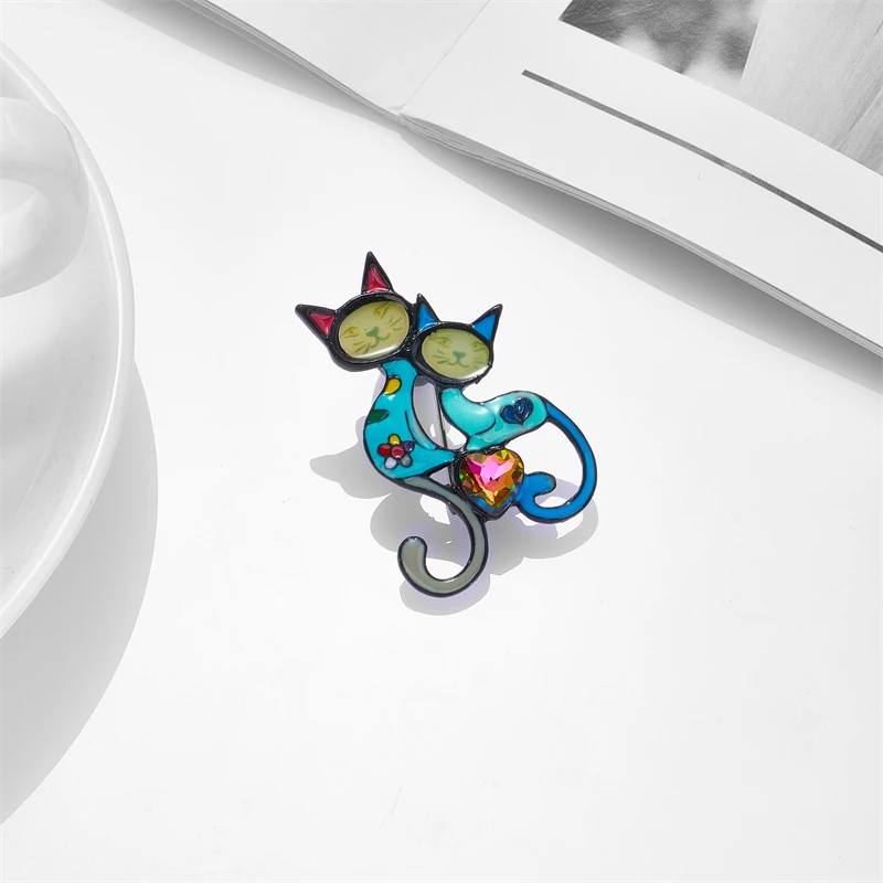 YAOLOGE Two Enamel Cat Heart Zircon Brooches For Women Kids 3-color Animal Pet Party Casual Office Brooch Pins Accessories Gifts