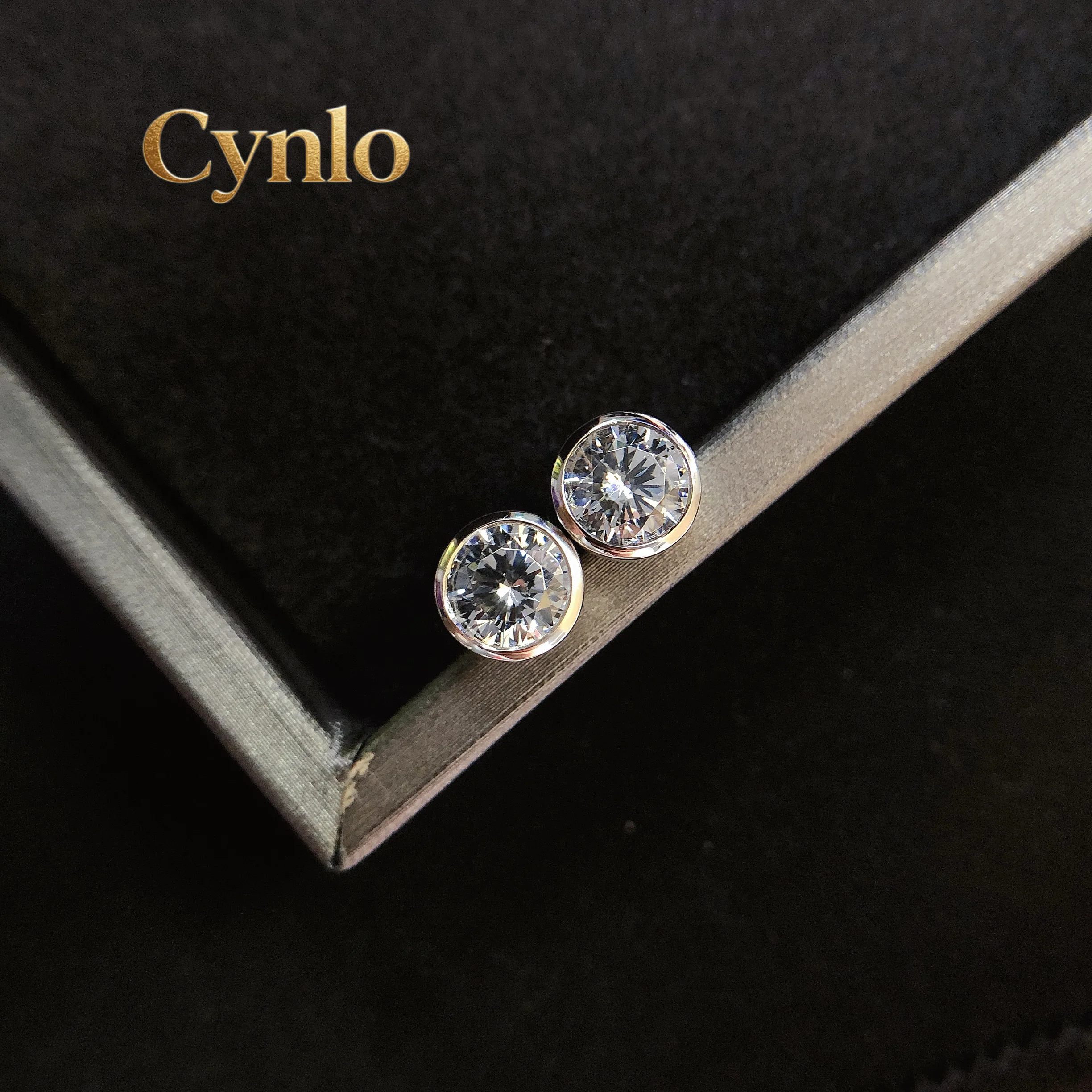 

Cynlo Jewelry 1Ct/each 6.5mm Round Cut D Color VVS1 Moissanite Earring Diamond Stud Earrings PT950 Engagement Stud Earrings E042