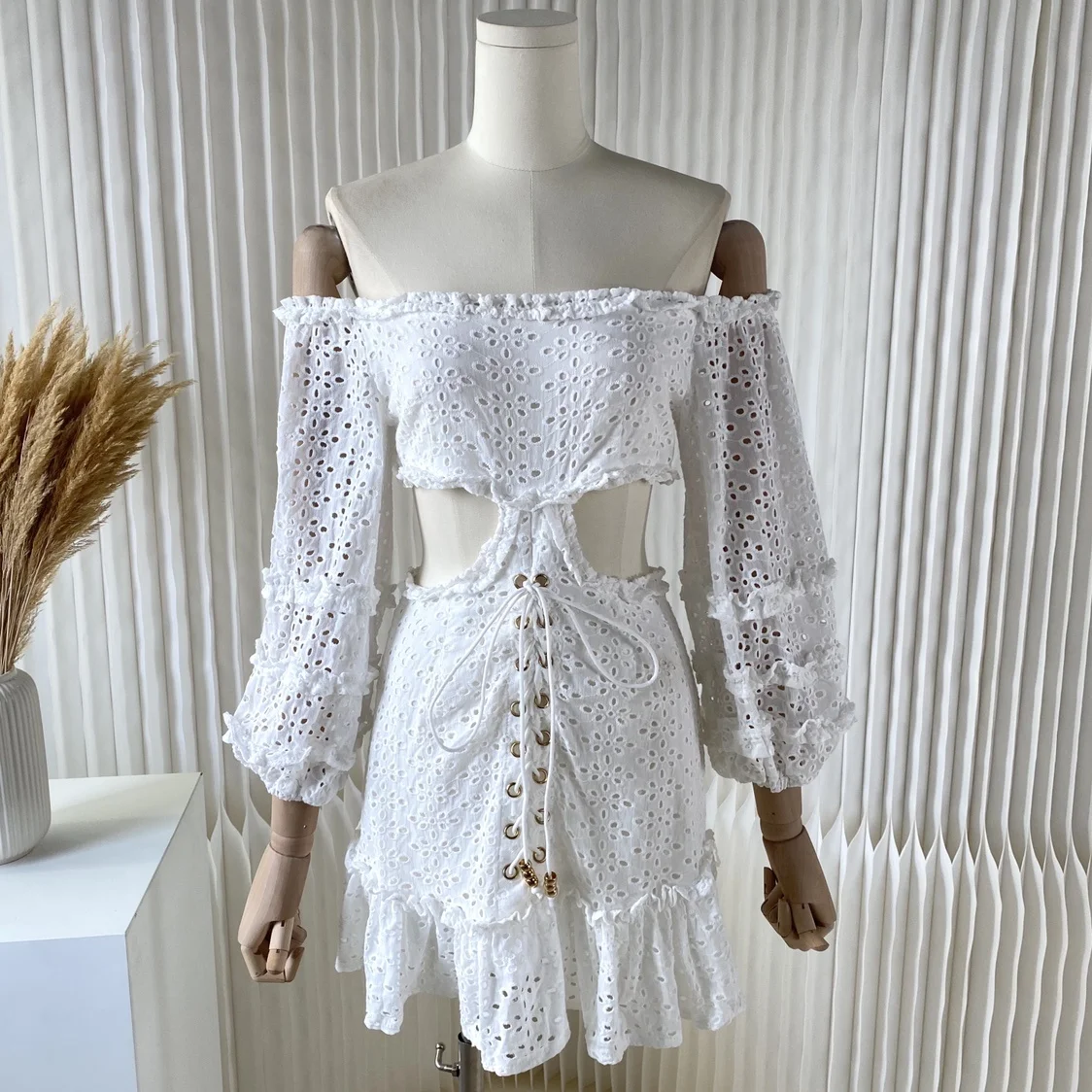 

Foreign Trade Original Single Sexy Pure Desire Small Waist Design Lace up Waist Off Shoulder Embroidered Ruffle Edge Dress