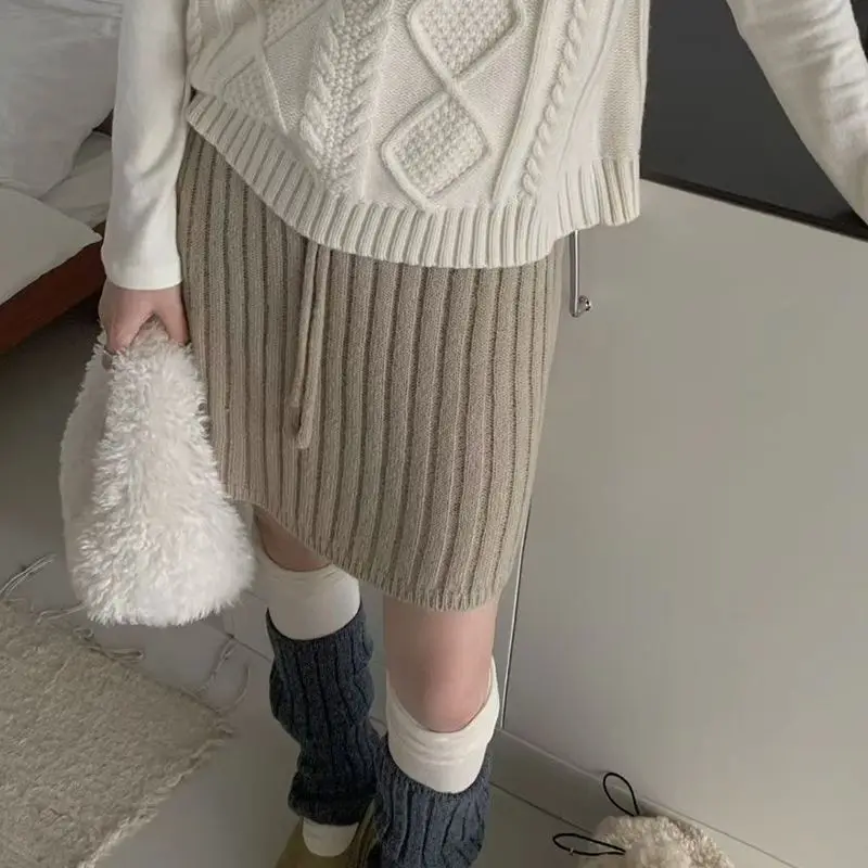 Korean Style Threaded Casual Knitted A-line Skirt Women 2026 Spring Y2K High Waist Solid Color All-match Mini Skirt