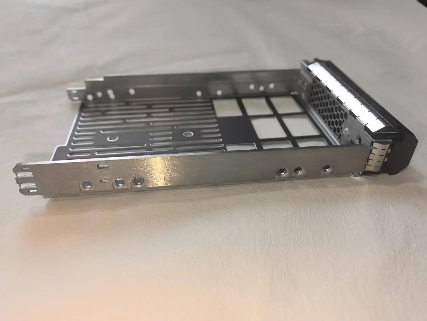 ハードドライブトレイキャディ 3.5 SSD キャディ F238F 0F238F SAS SATA ハードドライブブラケット互換