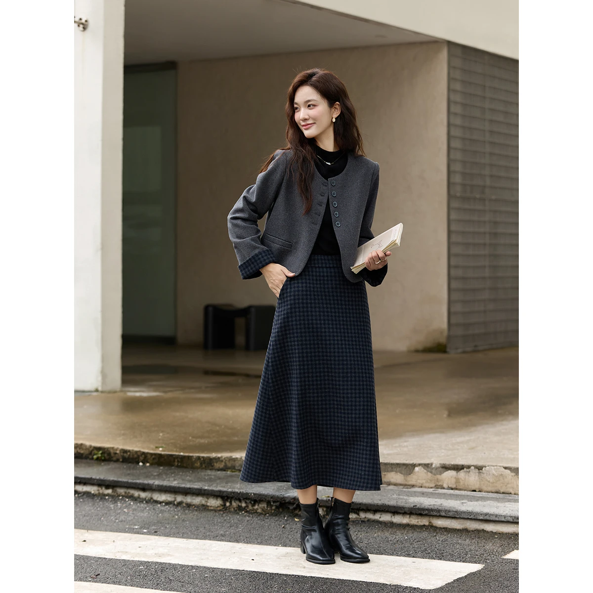 VIMLY Grey Plaid Two‑piece Set Women 2026 Fall Winter Commuter Round Neck Jacket Long Plaid Skirt Fashion Matching Outfit A2805