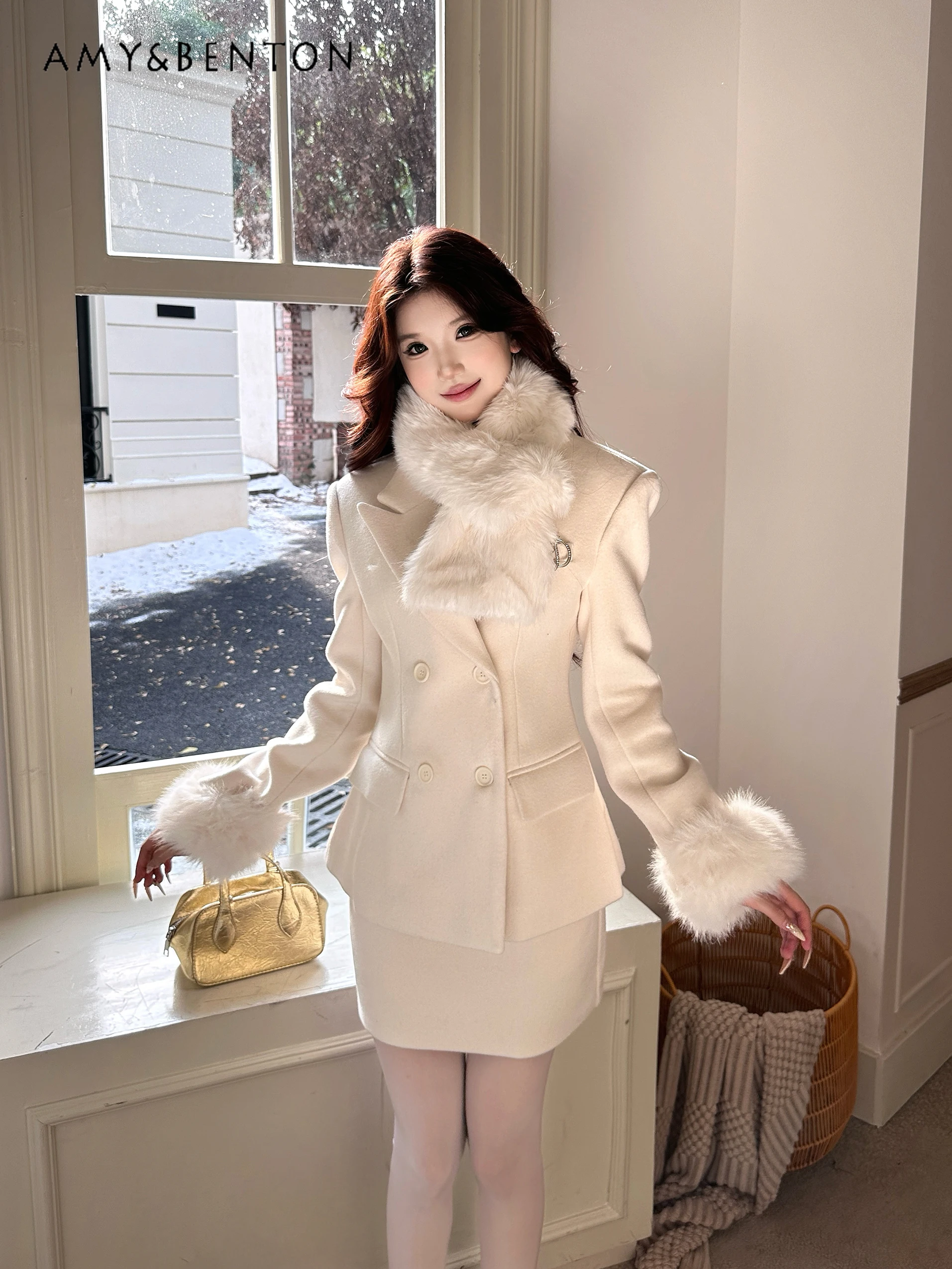 

2025 Autumn Winter New White Black Wool Blend Hourglass Waist Woolen Coat Short Skirt Versatile Fur Collar Three-Piece Set