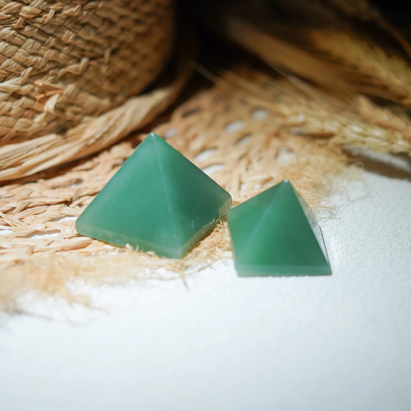 Natural Green Aventurine Pyramid Energy Healing Polishing Craftwork Decoration Quartz Mineral Reiki Crystal Chakra Ornament Gift