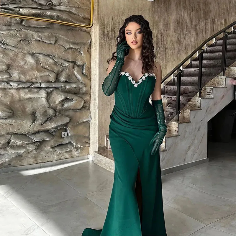 Sexy Green Sweetheart abiti da sera Crystal plisat Side Split Prom Gown Sweep Train femmine vestidos de novia (senza guanti)