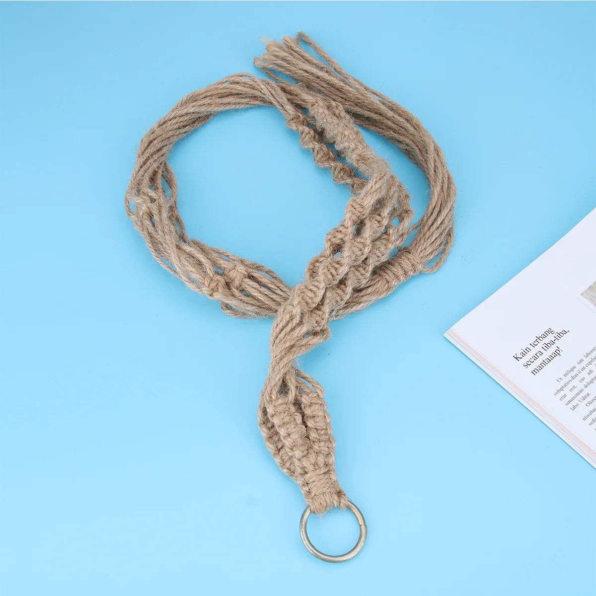 

Sturdy Jute Plant Hanger Indoor Outdoor Use Classic Design Match Any Style Simple Practical Easy to Hang for Different Pots