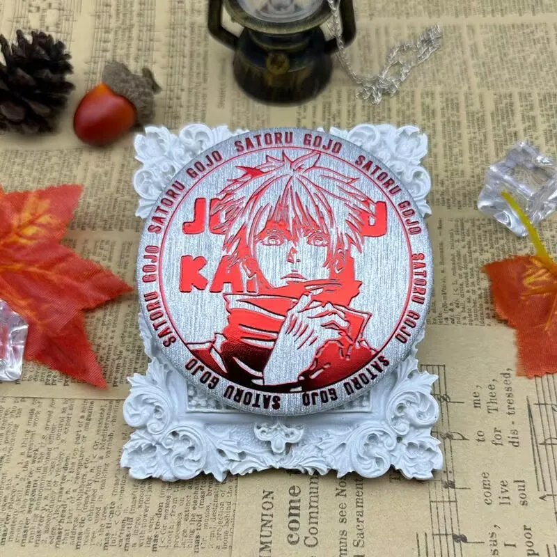 Дзюдзюцу Кайсен, окружающая эмблема Мангоко, Годжо Сатору, позолоченный рельеф, Нацуюки, Курои, Тигровый персонал, Y vende nin и кость