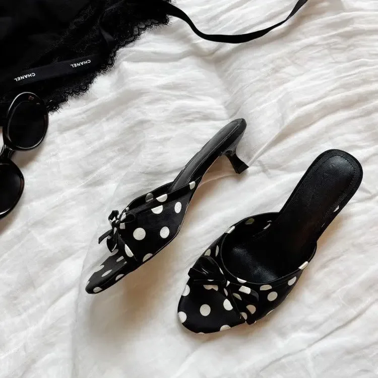 Women'ssandals and fashion wave-point decorationwomen's bow low-heeled fashion dress sandals summer 2026 women's design sandals.