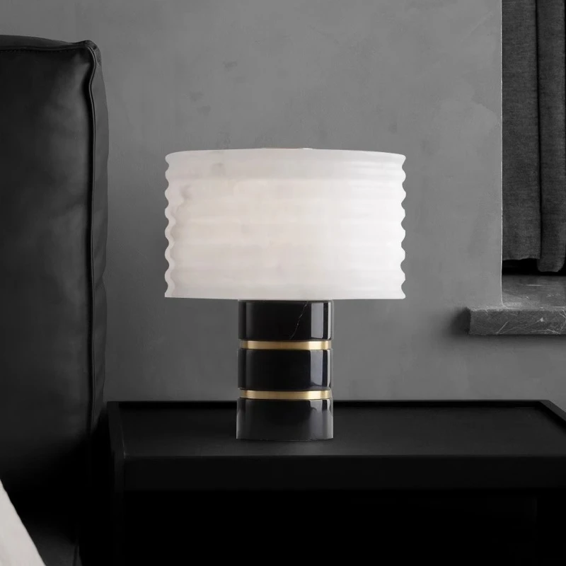 Naturalny marmur, luksusowa willa, dekoracyjna lampa stołowa do salonu, nordycka, lekko luksusowa, kreatywna lampka nocna do sypialni hotelowej.