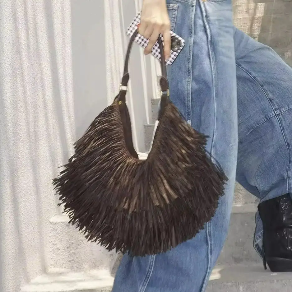 

2026 New Tassel Handbag Hand Woven Lightweight Breathable Large Capacity Tote Bag Short Handle Straw Beach Vacation Bag