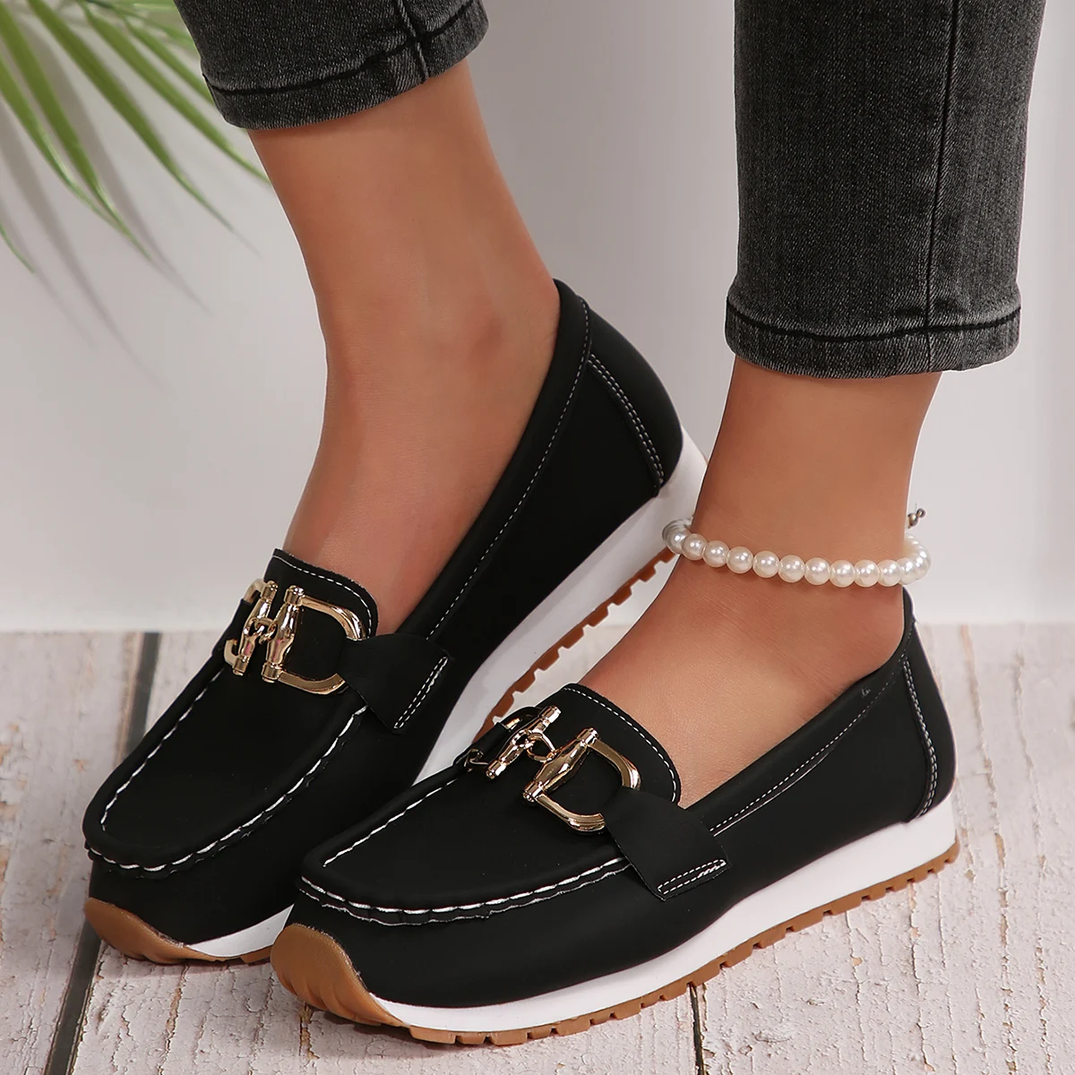 2025, Frühling/Herbst, neue Sommer-Damenmode, lässig, bequeme Schuhe, Metall verzierte Wanderschuhe für Damen