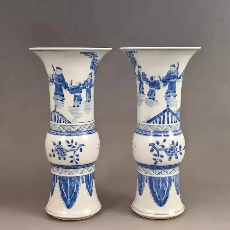 A Pair Of Chinese Qing Kangxi Blue And White Porcelain Vases With Statue Patterns 11.8