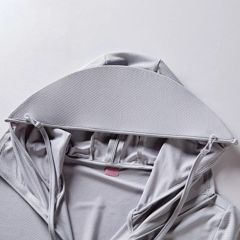 سترة حريرية تبريد نسائية صيفية جديدة موديل 2026 بعامل حماية من الأشعة فوق البنفسجية 50