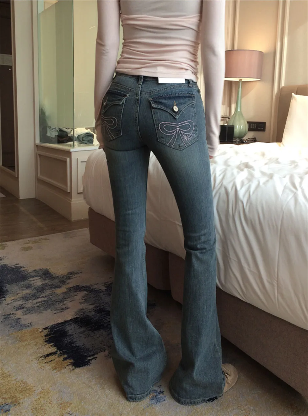 

Женские джинсы-клеш в стиле ретро с вышивкой, с высокой талией, облегающие, красивые, длинные, в корейском стиле, с вышивкой, для повседневной носки