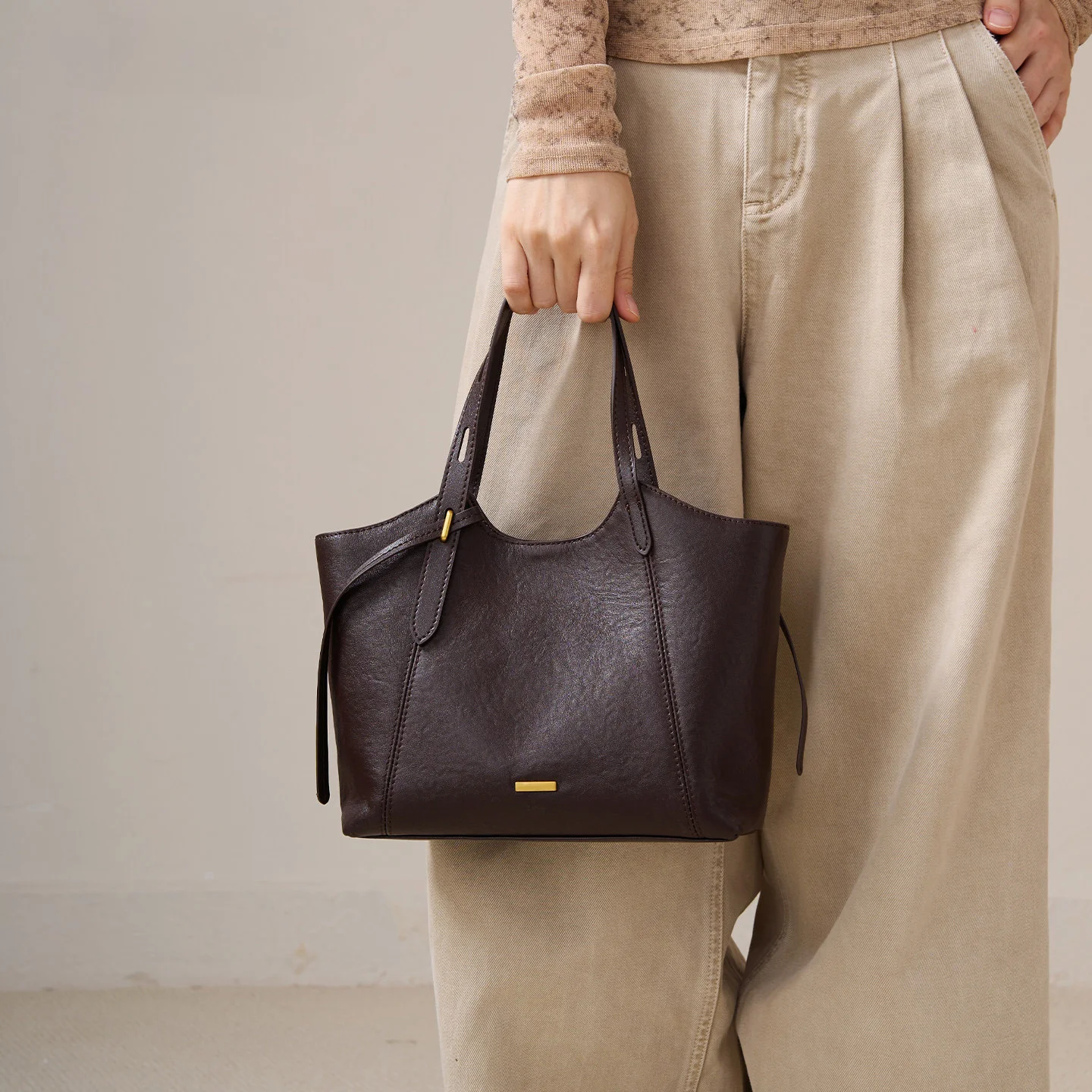 レディース本革高級トートショルダーバッグ、ペブルドレザー、マ - Women Bags Gold のレビューと価格