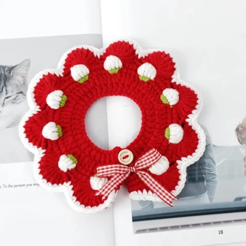Hand-woven Cat Strawberry Collar Hand-knitted Small Pet Dog Collar Bib Suitable for Pet Photography view 3