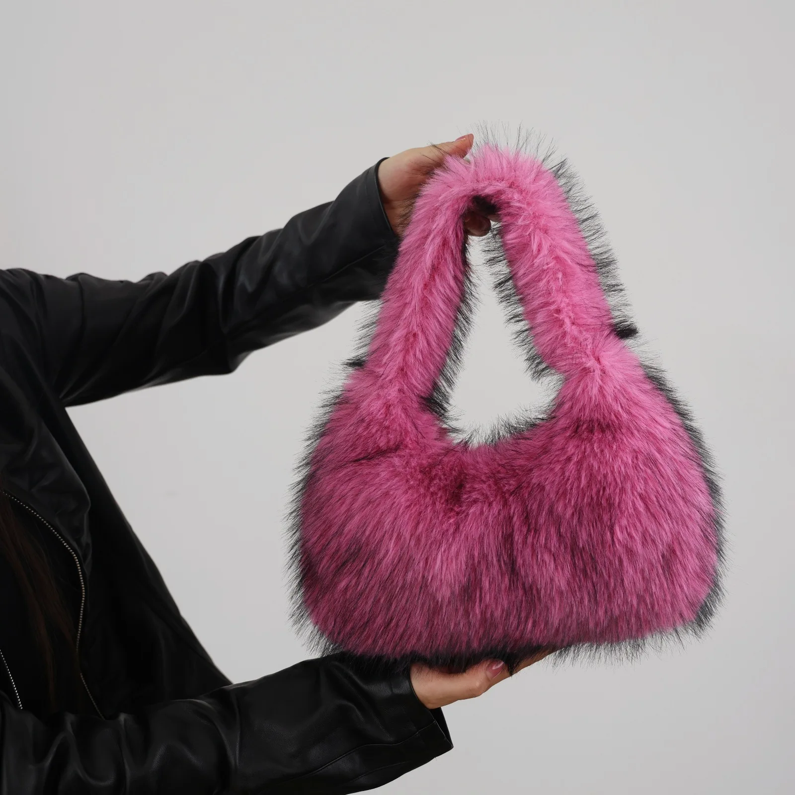 

Luxury Faux Raccoon Fur Women Shoulder Bags Soft Plush Lady Handbags Warm Autumn and Winter Bag Small Tote Purses 2025