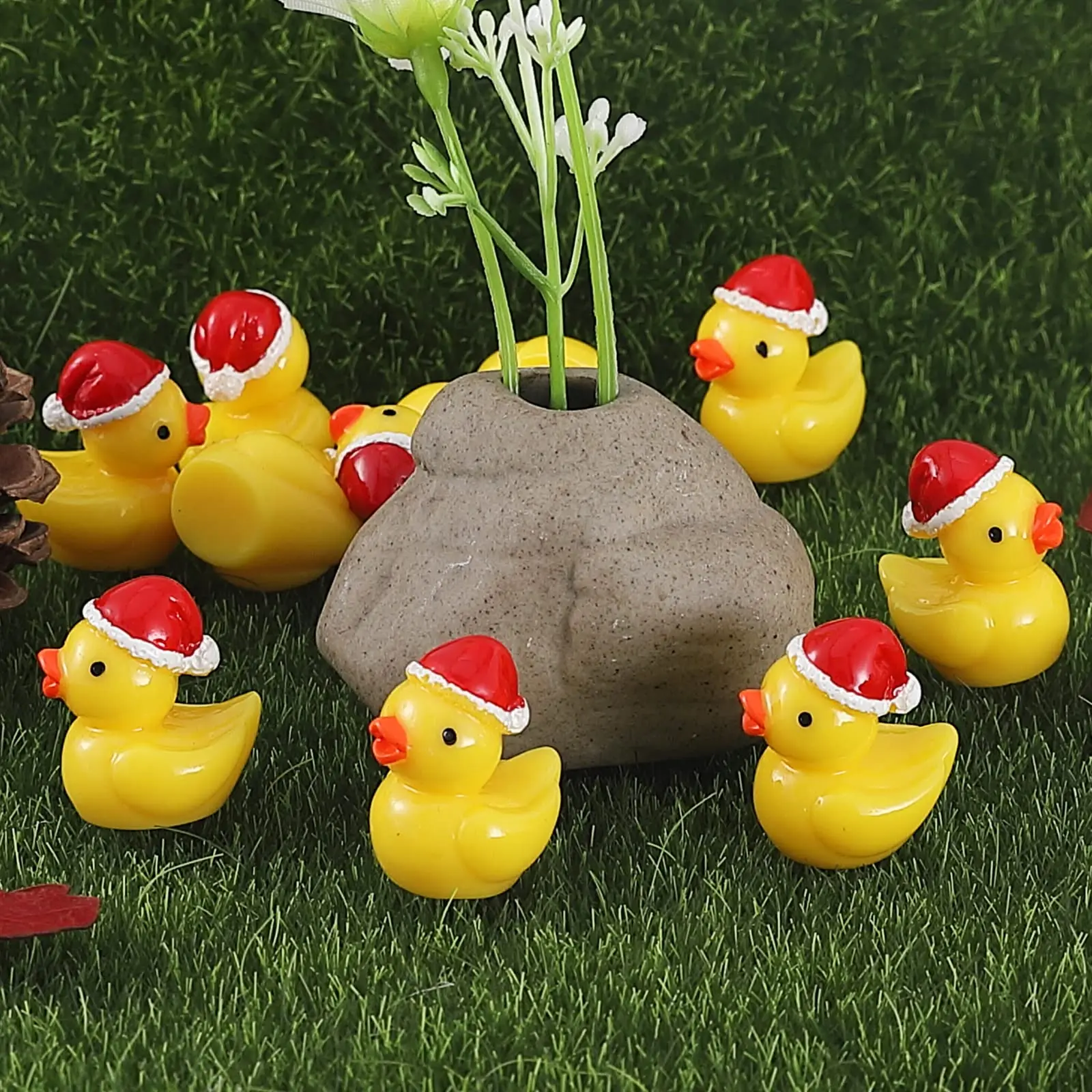 Mini figuras de patos de resina con sombreros de Papá Noel, figuritas pequeñas de Navidad para jardín de hadas, casa de muñecas, decoración de plantas en maceta, 20 piezas