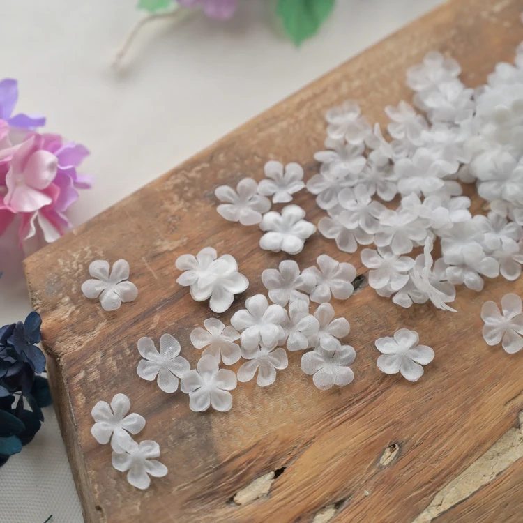 100PCS/Pack .1.5CM Organza Petals DIY 3D Flower. Handmade Decorative Flower Pieces Wedding Dress Veil Accessories RS24508