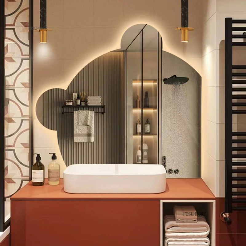 Specchi da Bagno Moderni: La Scelta Perfetta per un Design Funzionale ed Elegante