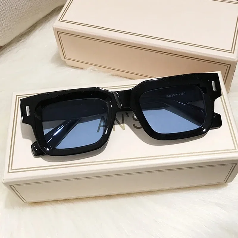 2024 New Retro Men Square Sunglasses for Women Vintage Luxury Rivet Designer Sun Glasses Fashion Arrow Shades UV400 Eyeglasses