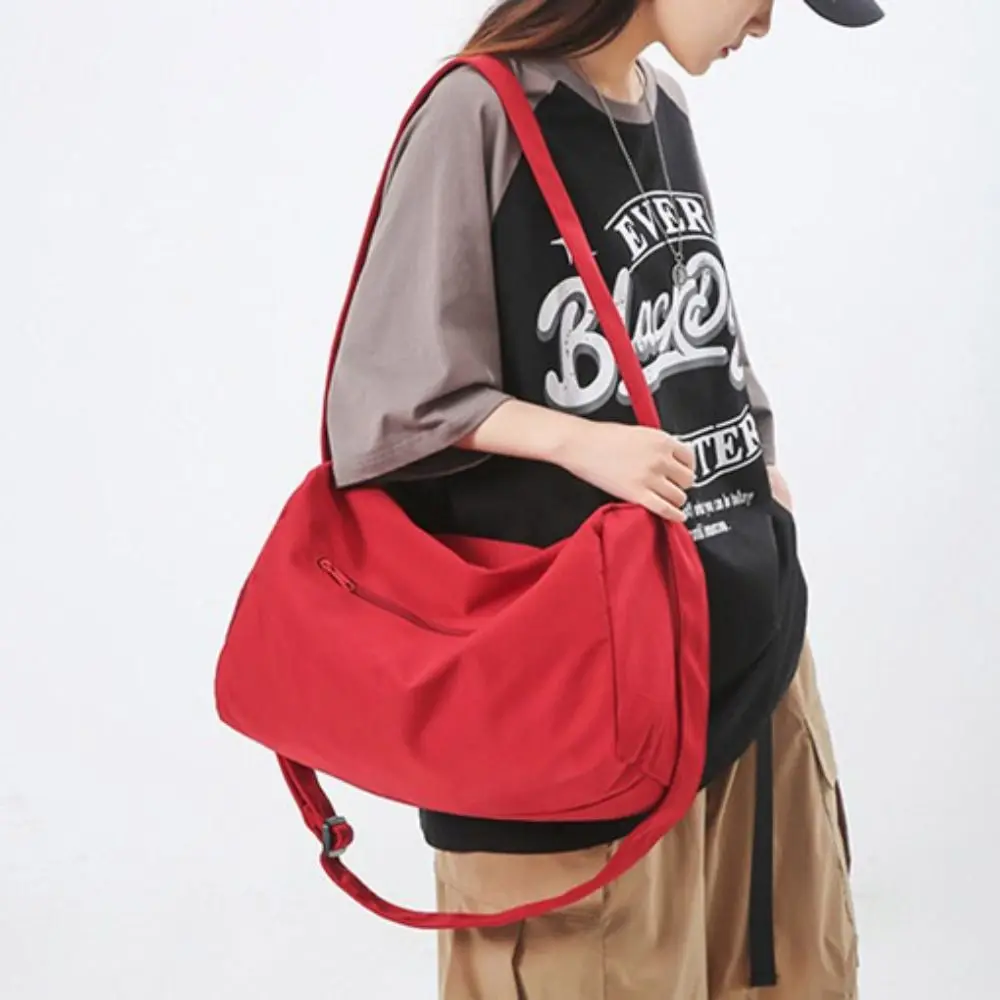 

Portable Large Capacity Travel Duffle Bag Waterproof Business Trip Travel Luggage Bag Handheld Sports Messenger Bag Women