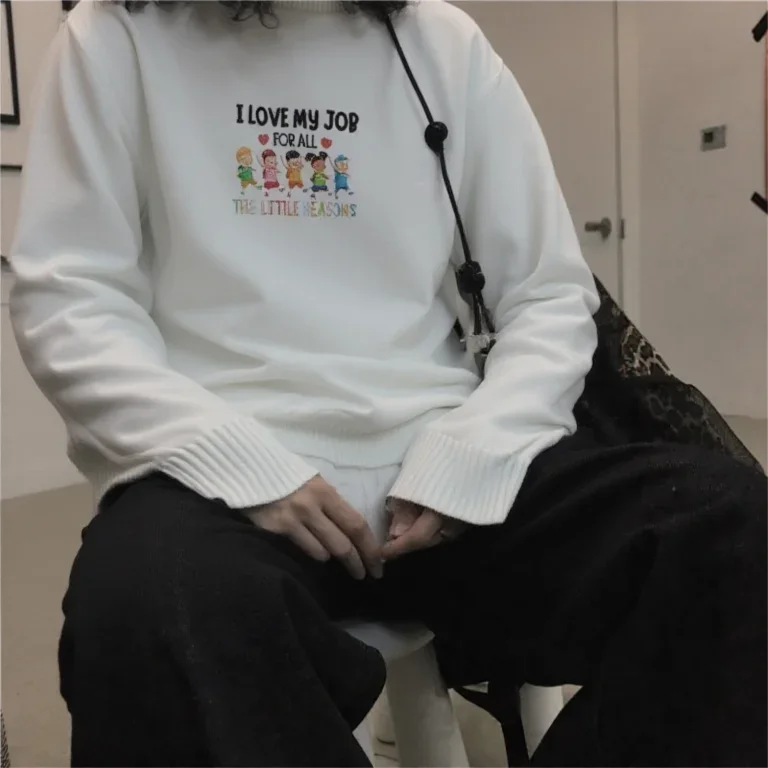 

Woman O Neck Men Sweater Knit Winter Oversized Vintage Long Sleeve Tops Jumper Pullover Y2k Streetwear Graphic Fashion Clothing