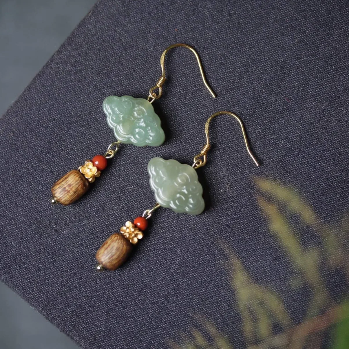 Chess Nan Agarwood Eardrop Accompanying Barrel Beads Sterling Silver Hetian Jade Knot Ruyi Style Girls Earrings