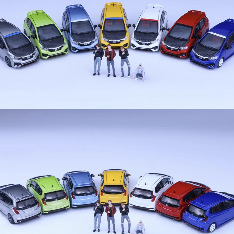 

1:64 Scale Fit 3th GK5 RS Simulation Alloy Car Model With Dolls Static Display Collectible Toy Gift Souvenir Decoration
