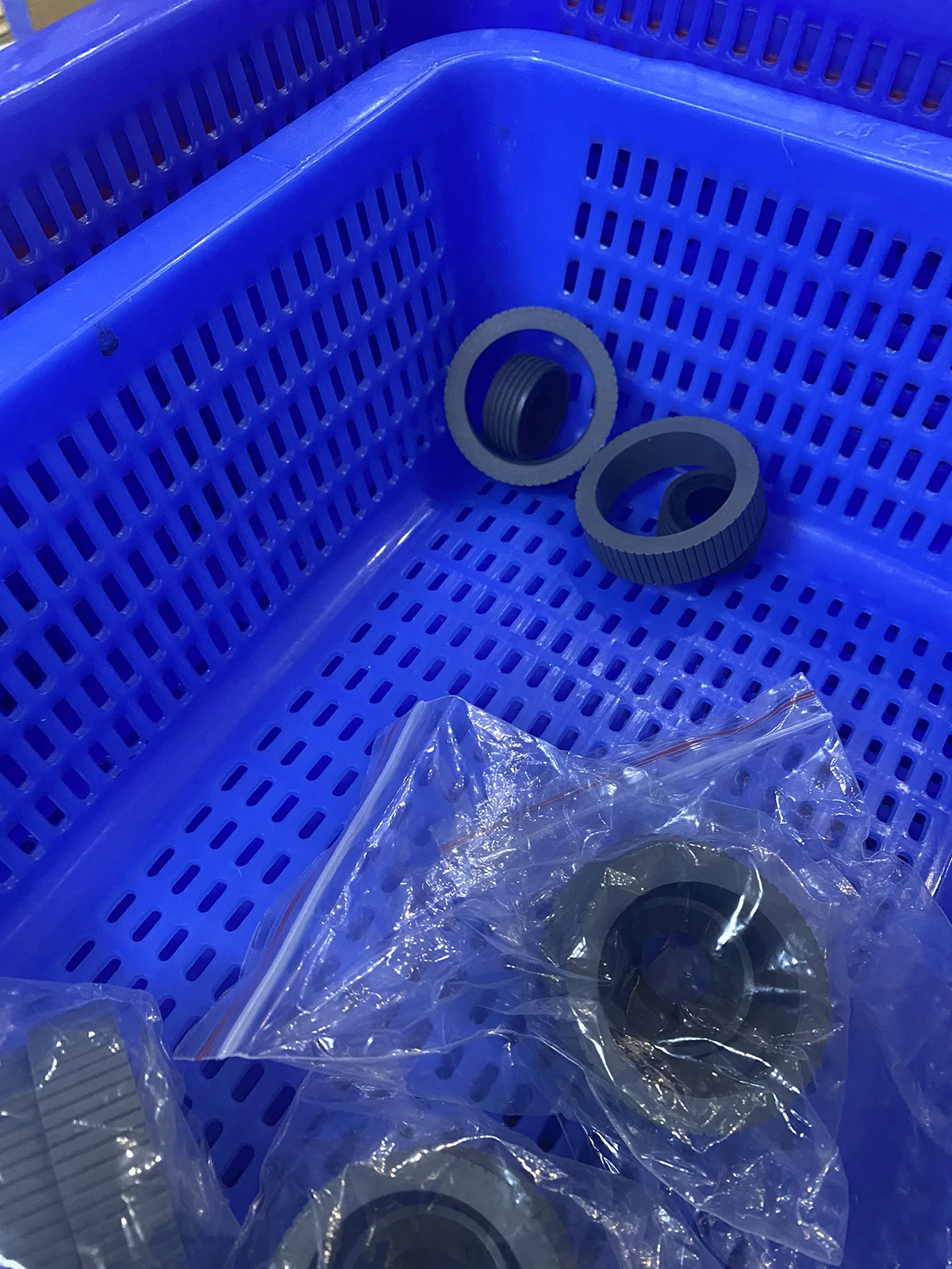 1X B12B819031 Rolle… - image