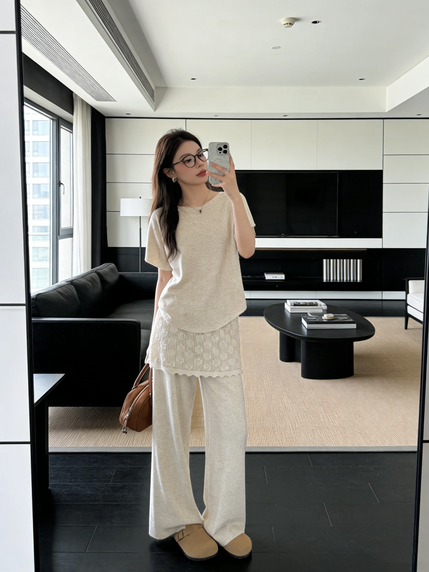 

Весенний повседневный комплект в корейском стиле: вязаный топ с коротким рукавом и брюки с широкими штанинами, вышивкой крючком и высокой талией, дышащие