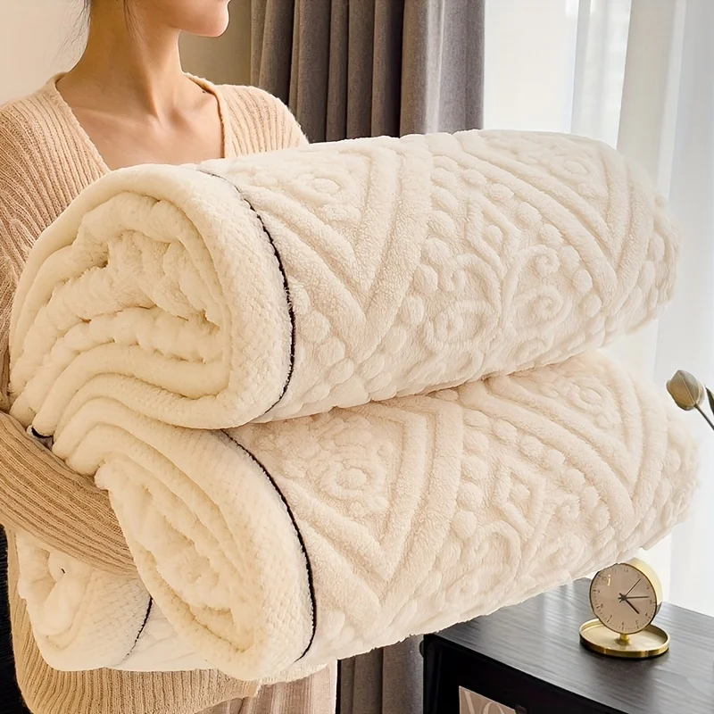 

Luxurious Plush Fleece Throw Blanket - Thick, Soft, And Warm For Couch, Bed, Office, And Travel - Versatile All-Season Gift In E