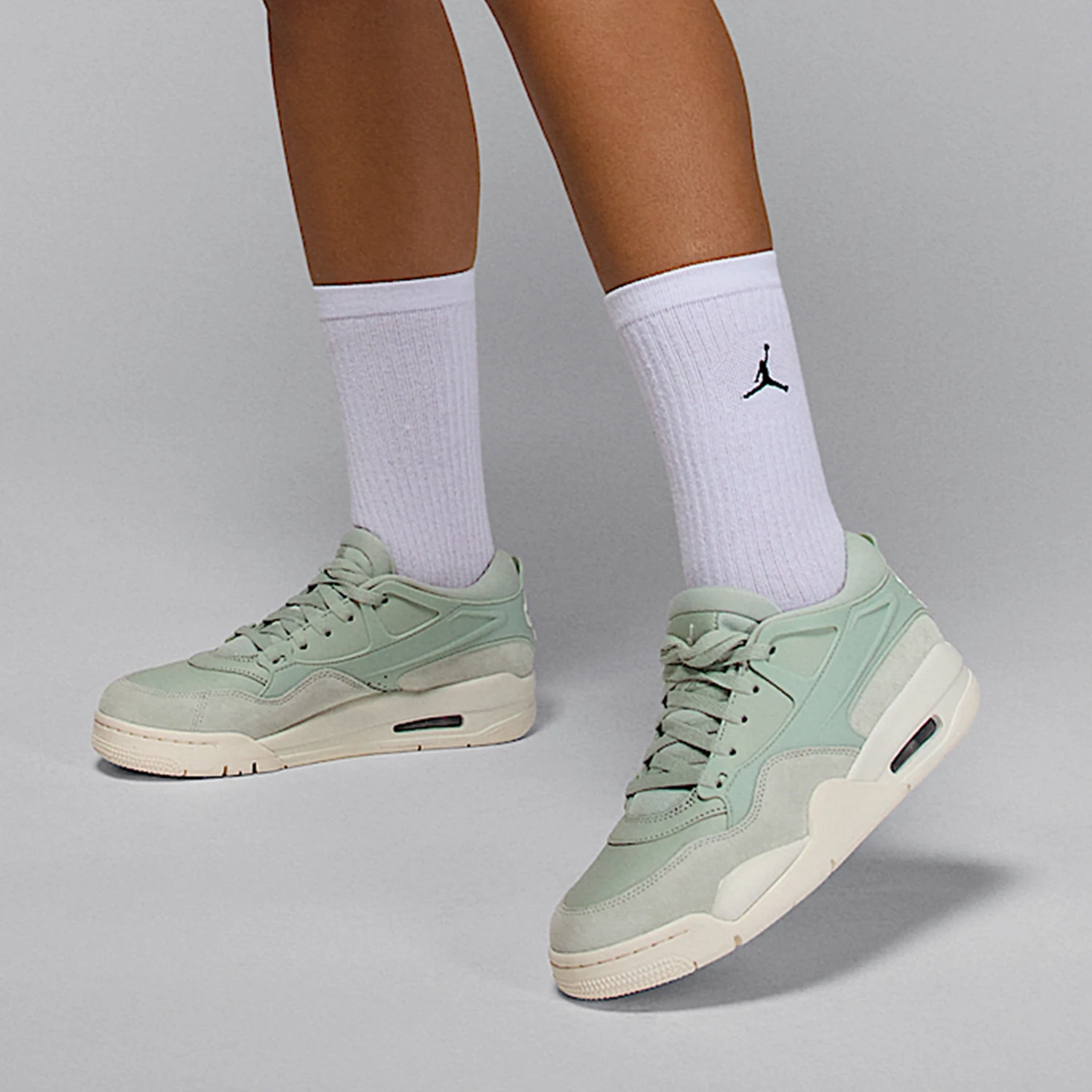 

Nike Genuine JORDAN Women's Air Cushion Lightweight Basketball Shoes FQ7940-003