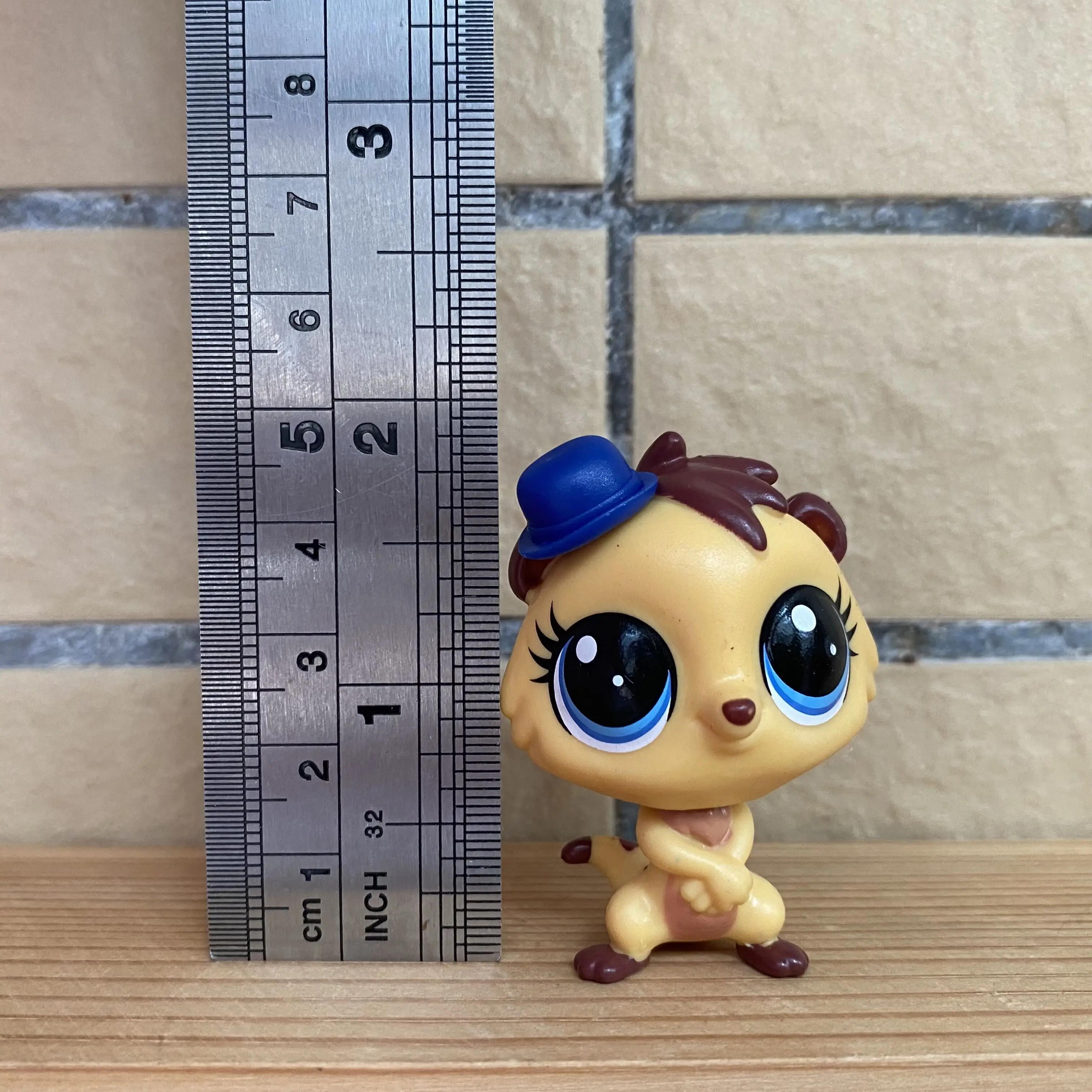 2 INCH  Littlest Pet Shop Get the Pets #126 BRAMBLE MEERSON the Meerkat Christmas Gift