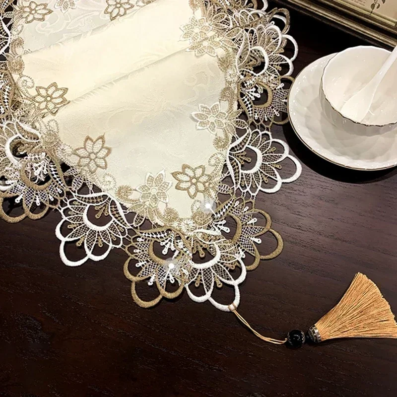 Oval Lace Table Runner Embroidered TV Cabinet Tablecloth Lace Pendant Tassel Dresser Table Flag Dust Cover Christmas Table Cloth