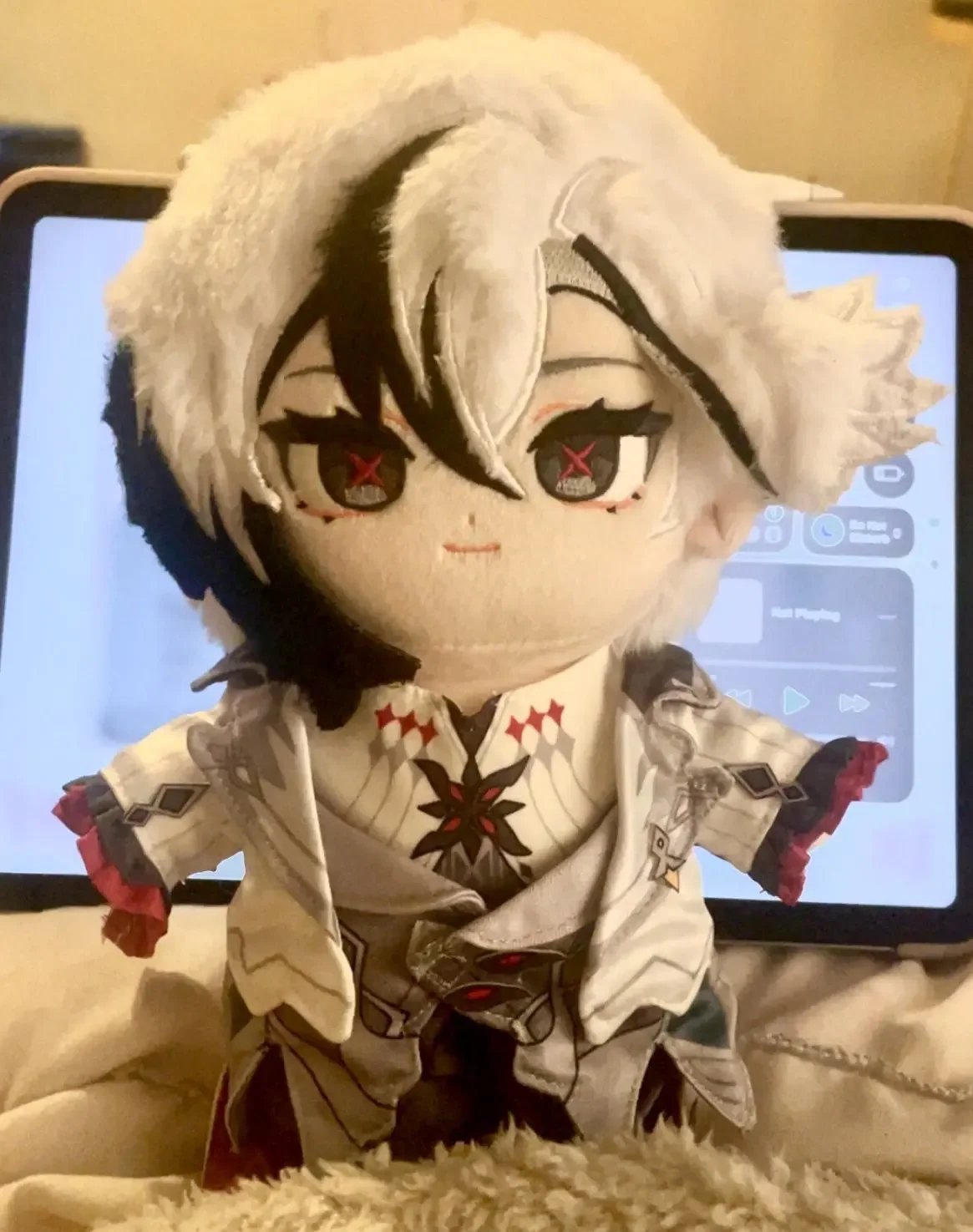 

Genshin Impact Peruere 뷰ル assorーレ Arlecchino he Knave Fatui Косплей 20 см Кукла для детей Подарок на день рождения