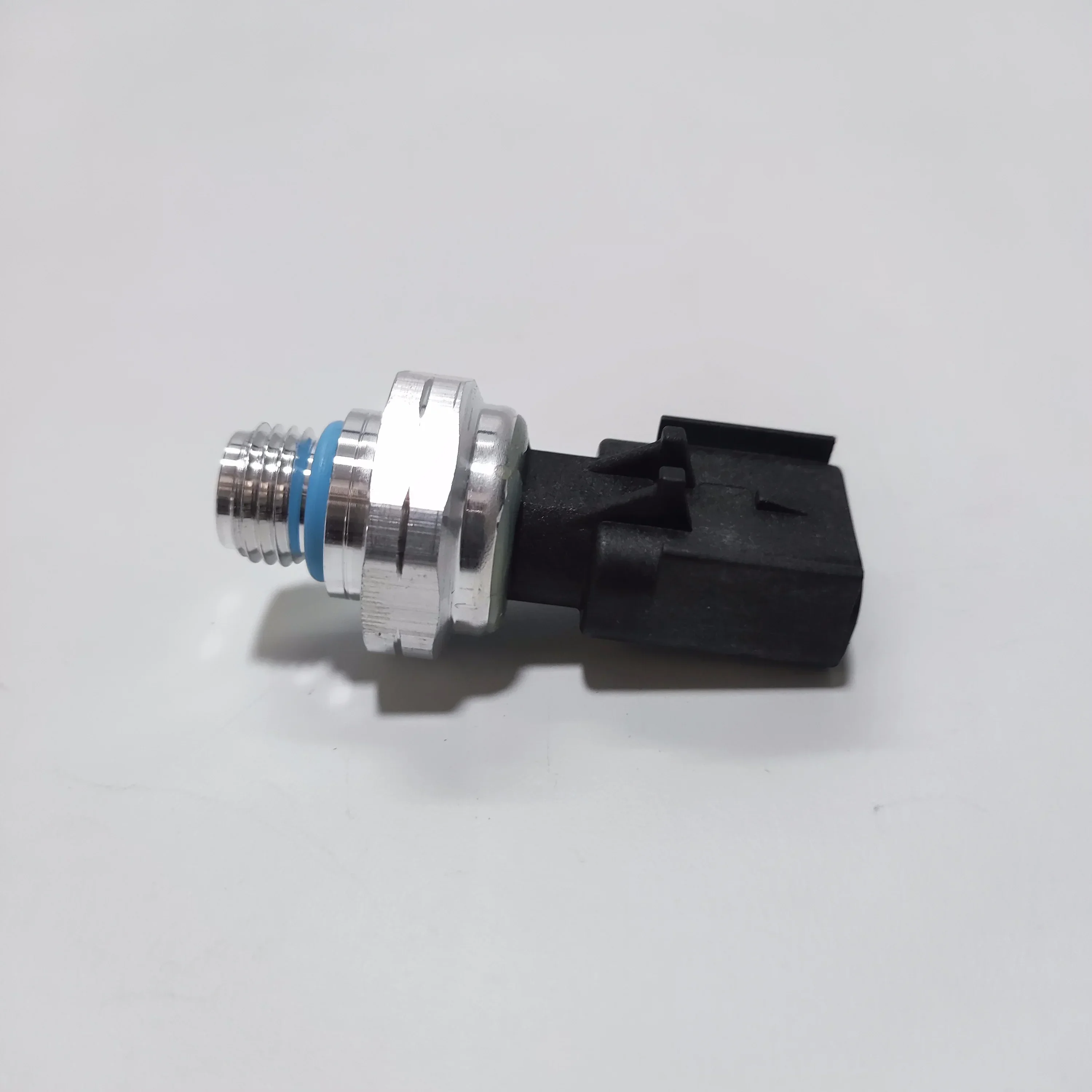 Motorteile Hochspannungs-Common-Rail-Sensor Öldrucksensor 4358810 4921517 5491435