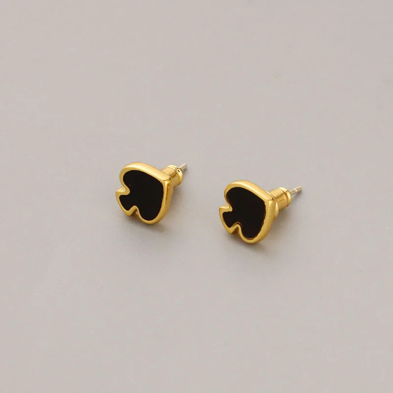 Spring Summer Sweet Cute Romantic Enamel Tiny Poker Spades Heart Stud Earrings Copper Gilded High Quality Fashion Accessories