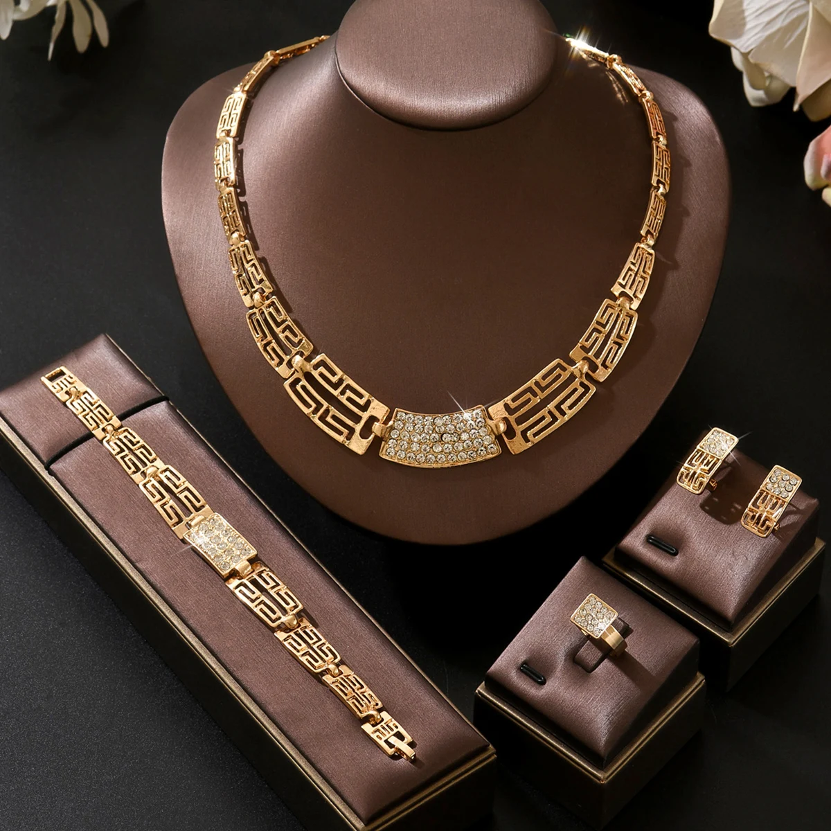 Fashionable New Necklaces, Earrings, Bracelets, Rings, Heavy Industry Micro Inlaid Brides, Wedding Banquet Gifts, Preferred Choi