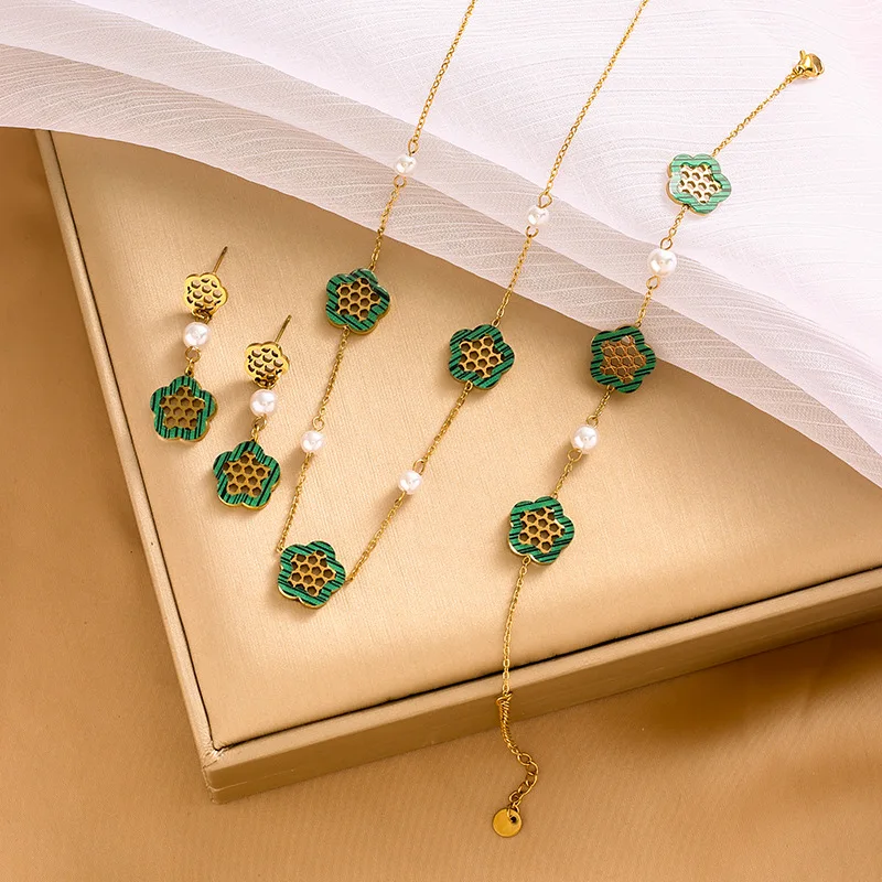 Nuevos pendientes de circonio ligeramente ajustados de cinco colores a la moda, pendientes versátiles, dulces y simples para mujer